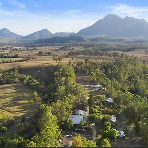 Barney Creek Vineyard Lodge